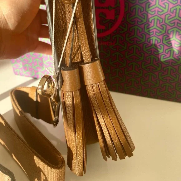 🍀🎀NEW🎀Tory Burch Thea CellPhone crossbody bag/shoulder bag/leather - Picture 8 of 12